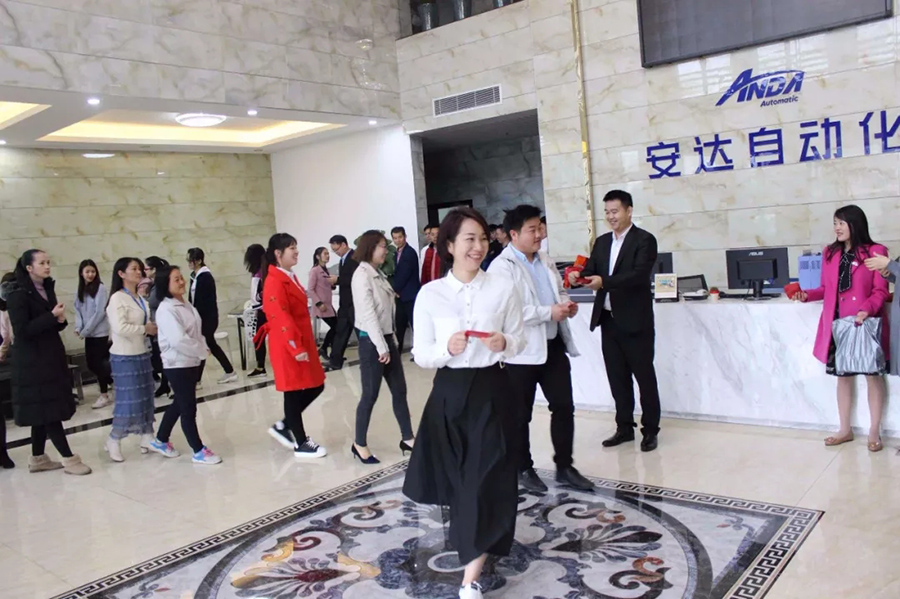 2019 | 28圈中国自动化恭祝您“猪”事顺利，开年大吉！